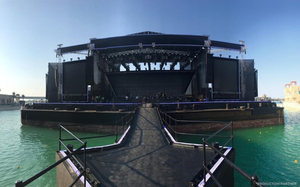 Scaffolding stage